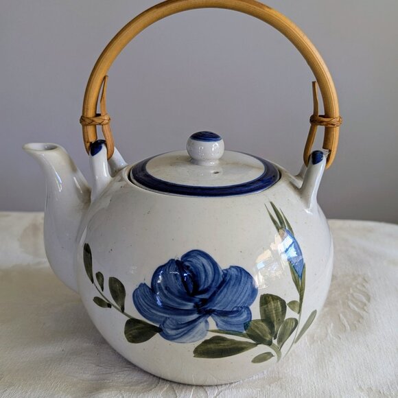 Chi Kiang Blue Floral Stoneware Teapot – Vintage - Picture 1 of 9